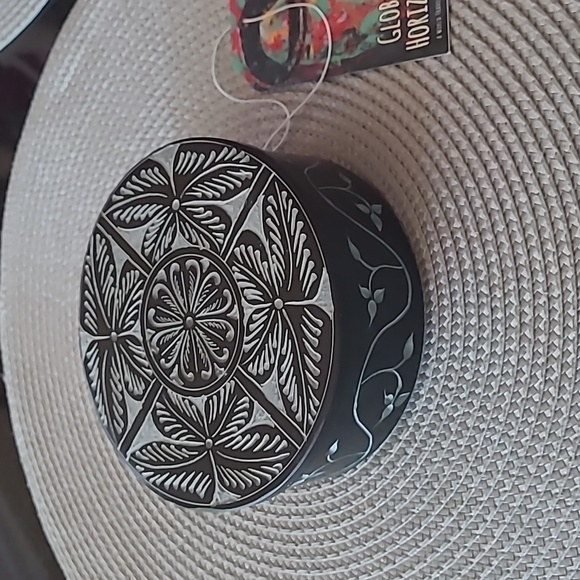 Soapstone Trinket Dish - Picture 1 of 10